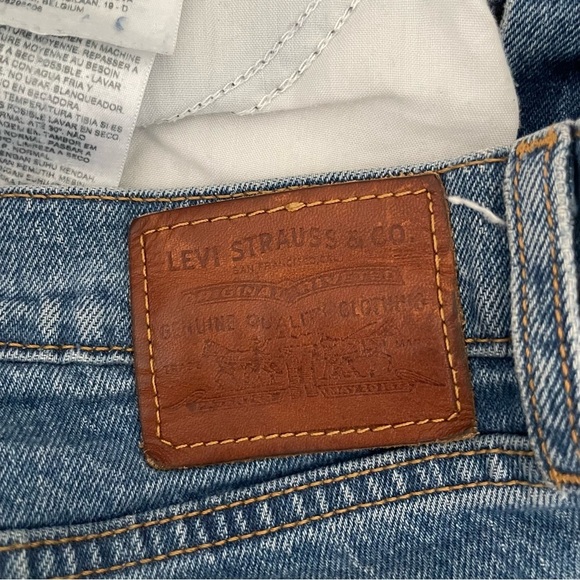 Levi’s Wedgie Rigid Denim Jeans Size 25 Distressed Raw Hem Light Wash Rip Torn - Picture 7 of 9